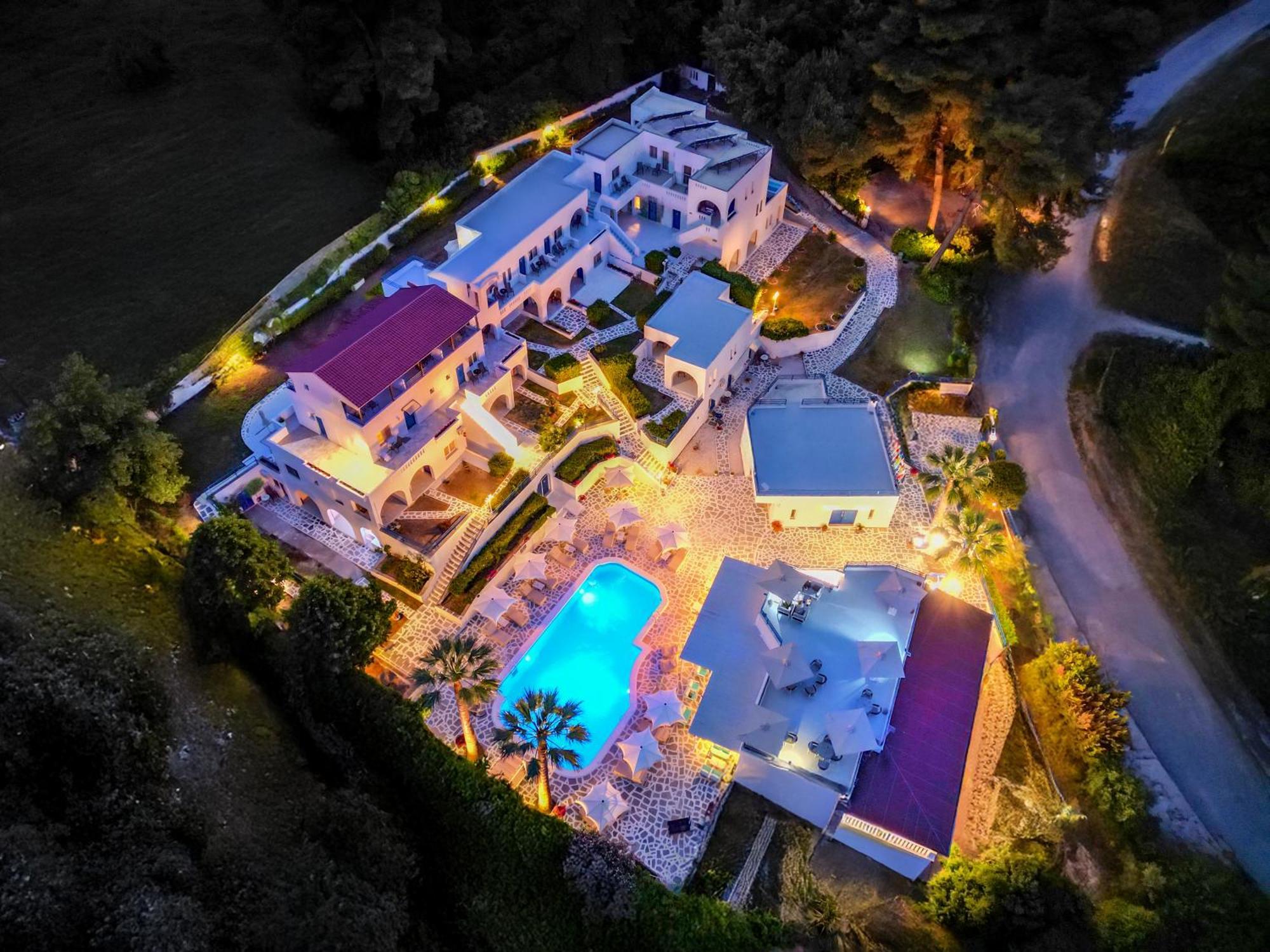 Theo Bungalows Boutique Hotel กริโอปียี ภายนอก รูปภาพ